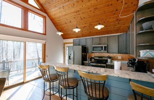 Old Fort Casa | Fireside Retreat - Hot Tub, WiFi