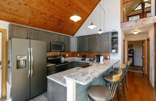 Old Fort Casa | Fireside Retreat - Hot Tub, WiFi