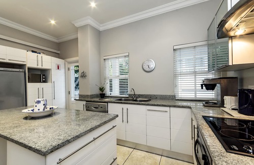 Summerstrand Casa | First Avenue Guesthouse