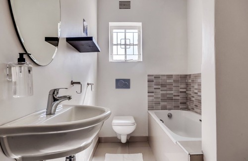 Summerstrand Casa | First Avenue Guesthouse