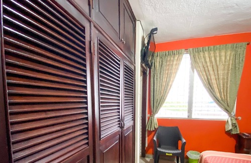 San Pedro Sula Hotel | Hotel Tamarindo Hostel zona residencial cerca de restaurantes, clinicas, parque