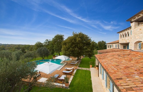 City Center Casa | VILLA DE LUJO de la clase más alta, con piscina climatizada, 1000m2 wnf, jardín de 30,000m2