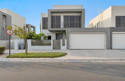 Dubai Apartamento | FIRST CLASS Villa Private Pool & Garden Bliss