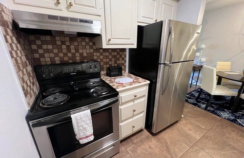 Mid City South Apartamento | First floor 1-bedroom Apt with off-street parking