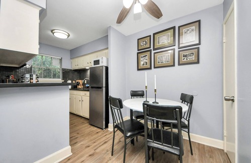 Greenway Plaza-Upper Kirby Apartamento | First Floor City Sanctuary