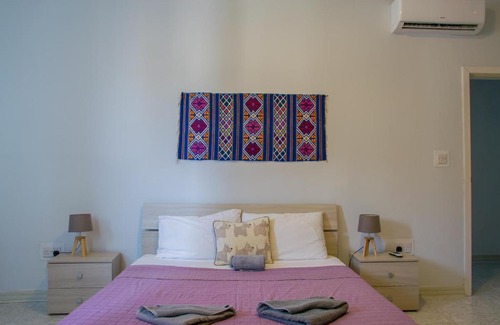 Marsaskala Apartamento | First Floor Corner Apartment Close to the Promenade TBAN1-1