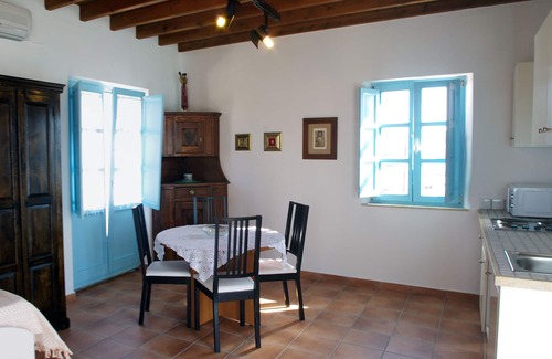Skala Apartamento | Casa en el primer piso con vistas al mar y amplificar Chora.