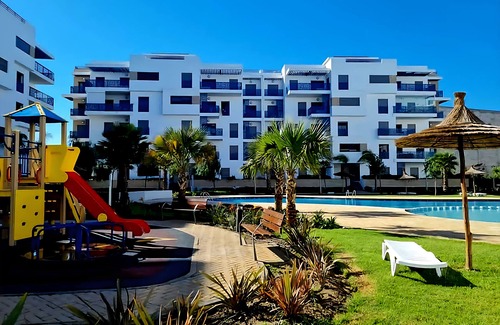 Martil Apartamento | First floor swimming pool 5 min walk to beach all amenities on site