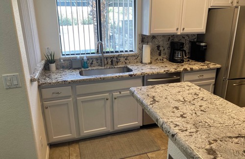 Fountain Hills Condominio | Walkup en el primer piso con excelentes vistas a la montaña