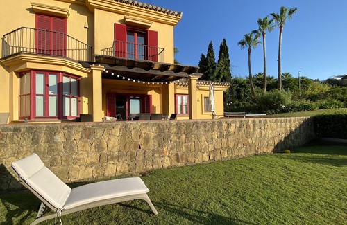 San Roque Casa | Primera línea de golf.Amplia y tranquila casa en Sotogrande.Ubicación increible