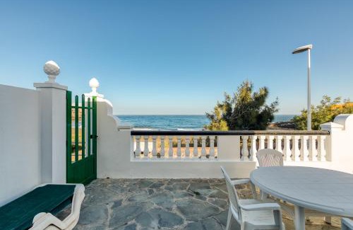 La Garita Casa | First Line of The Beach La Garita
