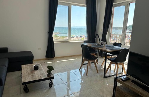 Kavarna Apartamento | First Line On The Beach Cosy Sea Paradise Apartments