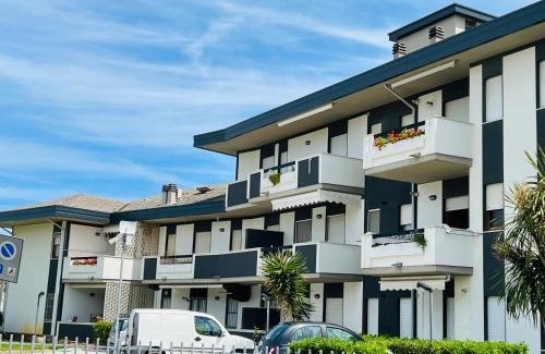 Silvi Marina Apartamento | First Line Sea View Apartment Caravella