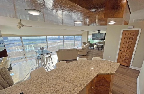 Concord Apartamento | First Turn Condo at Charlotte Motor Speedway