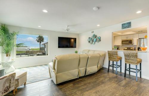 Harbor Oaks Apartamento | Fish and Swim Waterfront Rockport Condo with Views!
