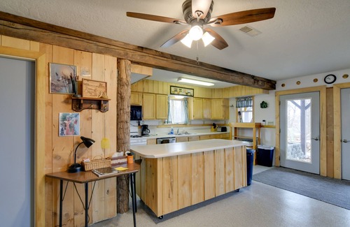 Union County Cabina | Fish, Boat & Hike: ‘The Lodge’ Remote Afton Cabin