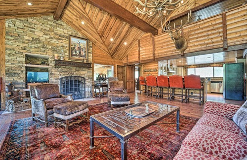 Dolores Cabina | ‘Fish Creek Ranch’ in Dolores: Hot Tub & Game Room