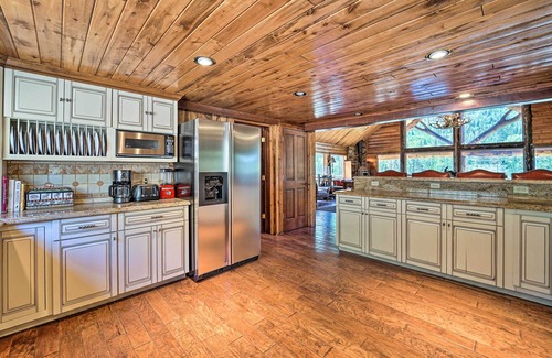 Dolores Cabina | ‘Fish Creek Ranch’ in Dolores: Hot Tub & Game Room