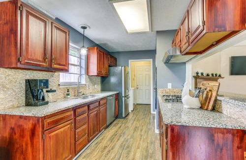 Lake Charles Casa | Fish, Golf, Explore Home 3 Mi to Prien Lake Park!