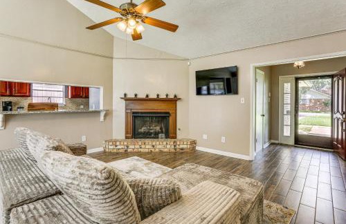 Lake Charles Casa | Fish, Golf, Explore Home 3 Mi to Prien Lake Park!