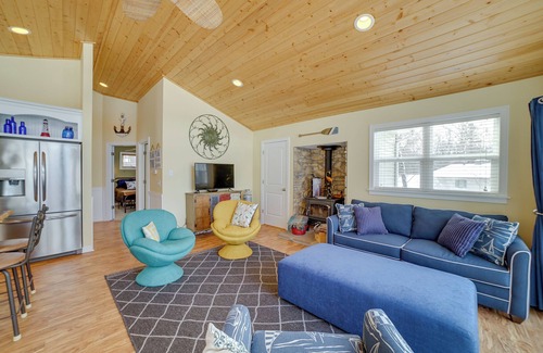 Newaygo Cabaña | Fish, Hike & Hunt: Lakeside Newaygo Cottage