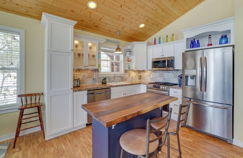 Newaygo Cabaña | Fish, Hike & Hunt: Lakeside Newaygo Cottage