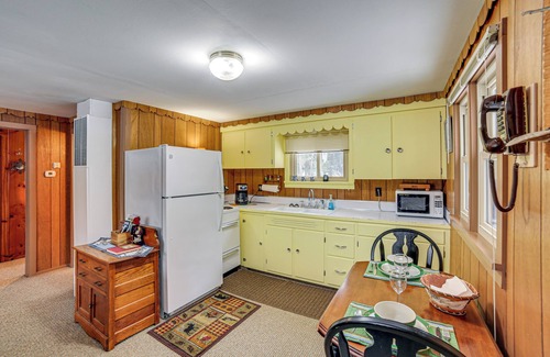 Steuben Cabina | Fish, Hike & Relax: Riverfront Manistique Cabin