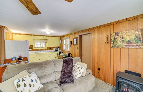 Steuben Cabina | Fish, Hike & Relax: Riverfront Manistique Cabin