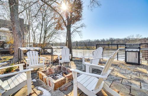 Cotter Casa | Fish House with Deck, Fire Pit and River Views