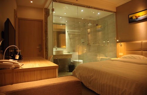 Downtown Shanghai Hotel | Fish Inn East Nanjing Road