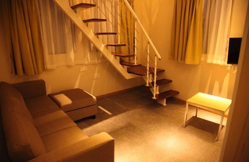 Downtown Shanghai Hotel | Fish Inn East Nanjing Road
