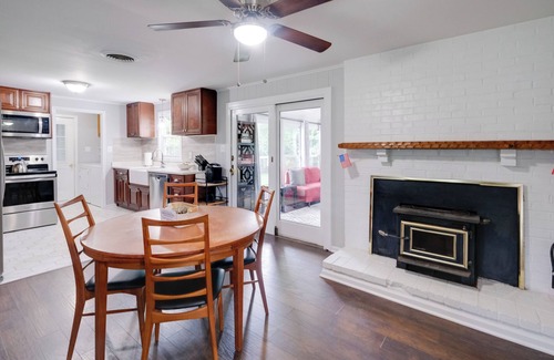 Colonial Beach Casa | Fish, Relax & Enjoy Lake Views: Colonial Beach Gem