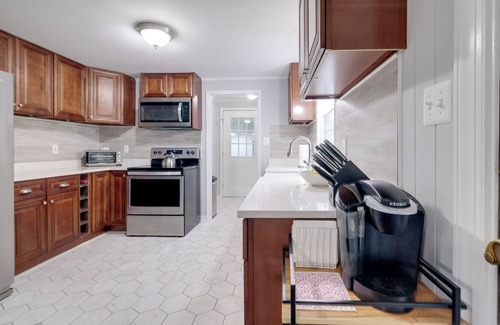 Colonial Beach Casa | Fish, Relax & Enjoy Lake Views: Colonial Beach Gem