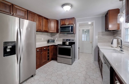 Colonial Beach Casa | Fish, Relax & Enjoy Lake Views: Colonial Beach Gem