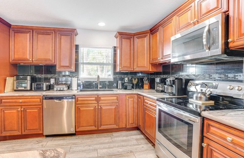 Ocklawaha Casa | Fish, Swim & More: Lakefront Retreat in Ocklawaha!