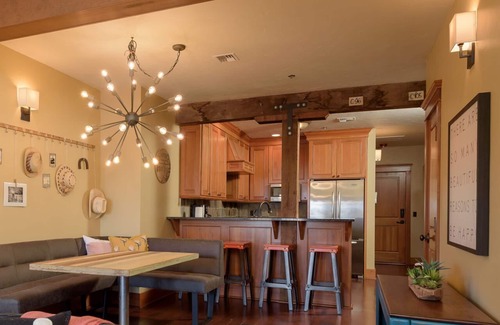 Astoria Condominio | FisherBros Flats 202