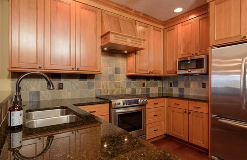 Astoria Condominio | FisherBros Flats 202