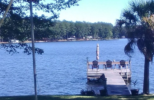 Milledgeville Cabina | Fisherman's cabin located on main body of deep water on Lake Sinclair.