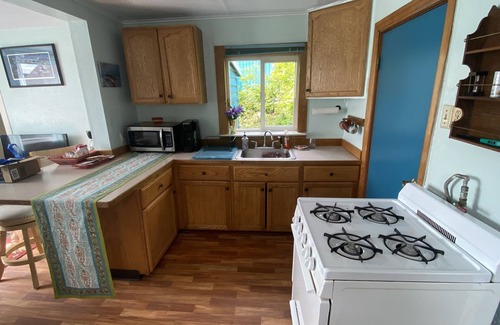 Kodiak Casa | Fisherman's Cove Downtown Harbor Home