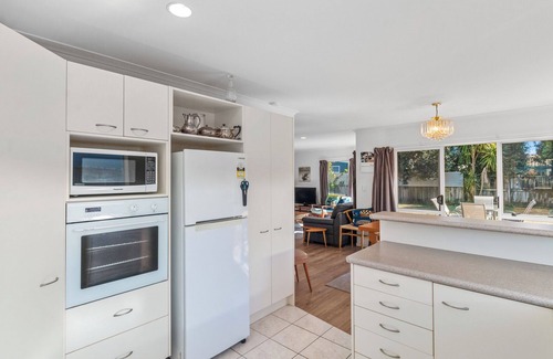 Bowentown Casa | Fisherman's Friend - Bowentown Holiday Home