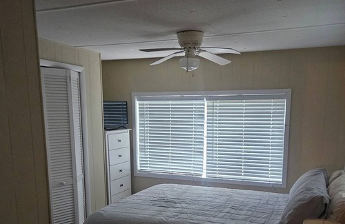 Suwannee Casa | Fishermen's Water Front Hideaway - Boat Ramp and Marina Right Next-door.