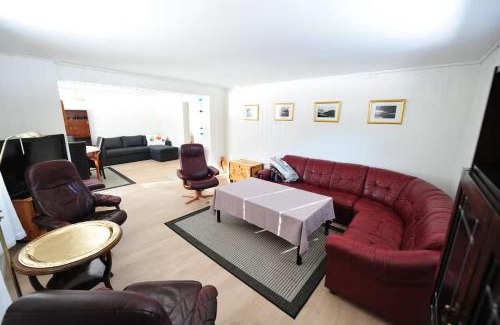 Torsken Apartamento | Fishermens House, romslig ferieleilighet nær sjøen Medby Senja