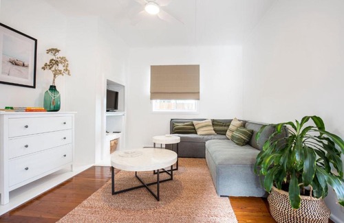 Currarong Casa | Fishery Road Cottage Pet Friendly 2 Mins Walk to Beach