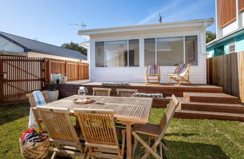 Currarong Casa | Fishery Road Cottage Pet Friendly 2 Mins Walk to Beach