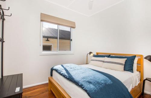 Currarong Casa | Fishery Road Cottage Pet Friendly 2 Mins Walk to Beach