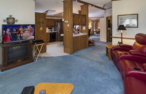 New London Casa | Lake View Inicio-Pesca-Lowes Motor Speedway-NC State Zoo-Old North State Golf Cl