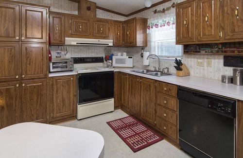New London Casa | Lake View Inicio-Pesca-Lowes Motor Speedway-NC State Zoo-Old North State Golf Cl