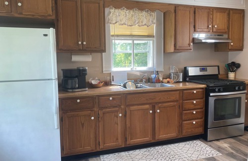 Ravenswood Casa | Fishing, boating, relaxing in Ravenswood WV deck/firepit, Sand Creek/Ohio River