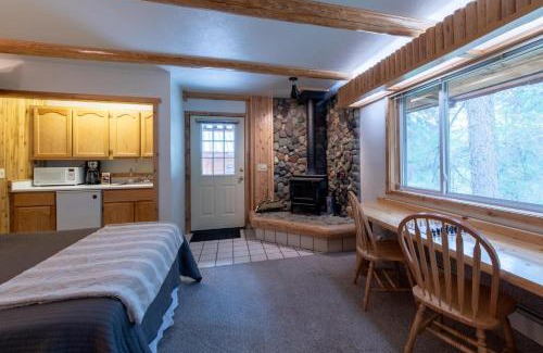 Eureka Casa | Fishing Cabin in the Woods