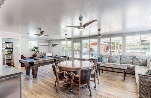Ruskin Casa | Fishing getaway with a pool, hot tub, game room, dock, and grill - dog-friendly